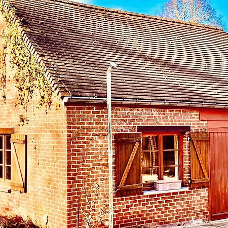 Le Logis Des Chenes, Superbe Bungalow Dans Quartier Residentiel Proche De Namur Wépion Εξωτερικό φωτογραφία