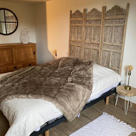 Le Logis Des Chenes, Superbe Bungalow Dans Quartier Residentiel Proche De Namur Wépion Εξωτερικό φωτογραφία